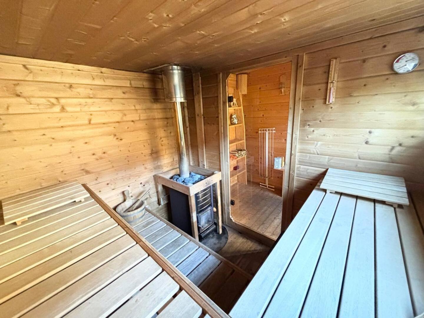 Bed And Breakfast Heerenveen Centrum Met Prive Sauna En Jacuzzi Eksteriør bilde
