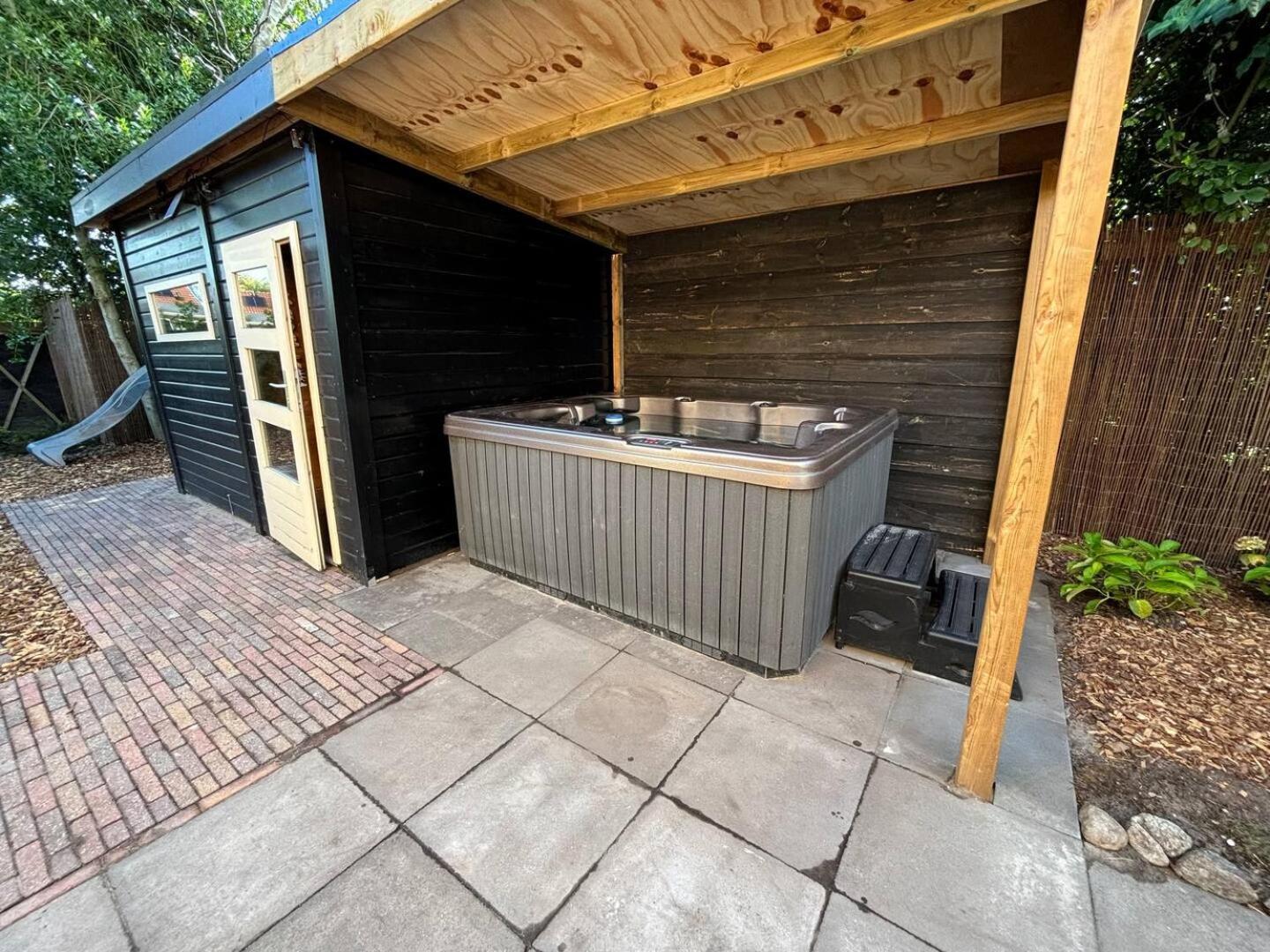 Bed And Breakfast Heerenveen Centrum Met Prive Sauna En Jacuzzi Eksteriør bilde